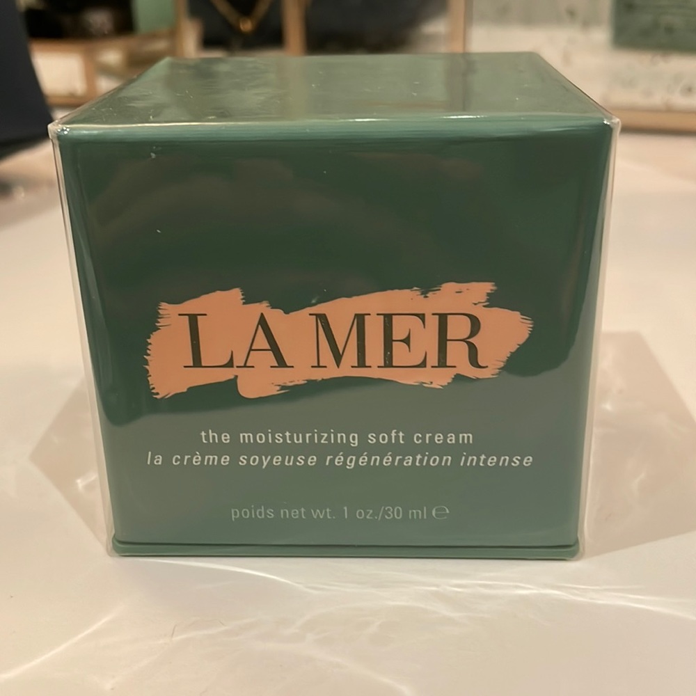 Brand New, never opened La Mer Moisturizing Soft Cream (1 oz)